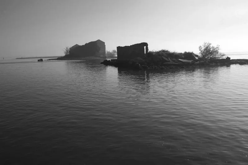 Ruderi nella laguna di Venezia